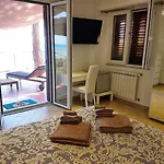 Brezza Marina بيت ضيافة
