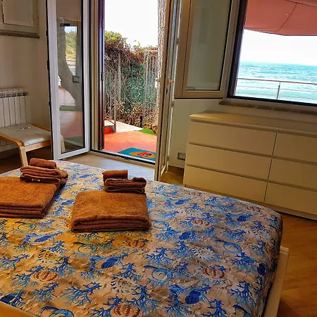 Brezza Marina בית הארחה 4*